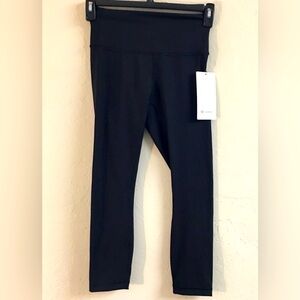 NEW Lululemon Wunder Under HR Crop Leggings Sz 6 23” Black Sporty Athletic Yoga